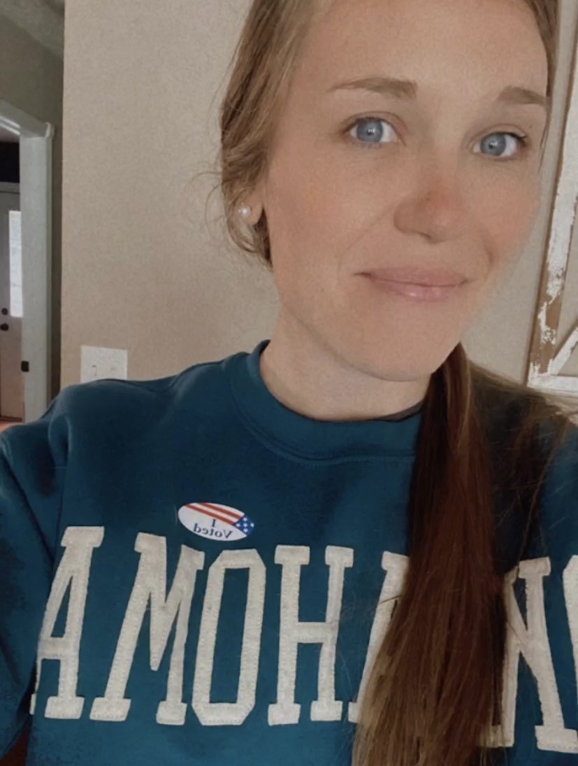 Amymvanderburg's tweet photo. If you aren’t happy with how things are going right now, then go and VOTE!!! ☑️ https://t.co/pCmbLPcBzE
