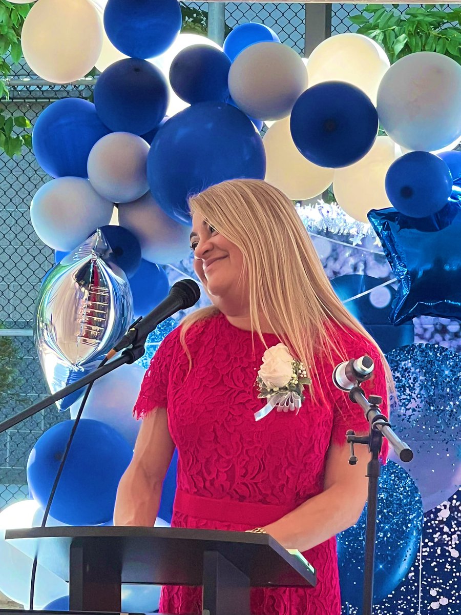 MsRomanini721Q's tweet photo. What a challenging school year! I’m in awe of our amazing staff, students and families for their resilience and strength. I close the school year with a full heart and pictures of my favorite day this year! 💙🦅💕 https://t.co/KPRg1UquVb