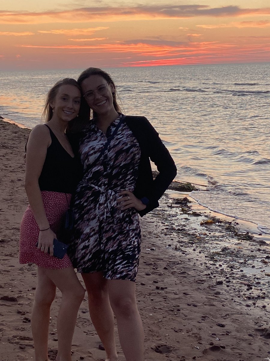 topoeli95's tweet photo. Am I smiling so big because A) I have the best team ever, B) I met a ton of wonderful urologists, nurses, sales reps, and everyone in between, C) Got to talk about the coolest new laser technology, or, D) Lobster? #TrickQuestion @CanUrolAssoc @quanta_system #Thulium #Urology https://t.co/1weyfNdKBL