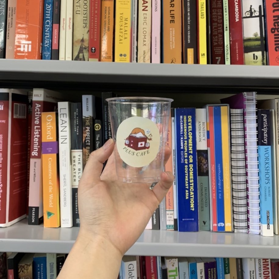 plus_0723's tweet photo. こんにちは☀️
本日のAsia Mixでは、Plus＋のメンバーが制作したステッカー付きのカップでアイスコーヒーを販売いたします☕️
16:45~よろしくお願いします☺️ https://t.co/SO9nF7ZAdC