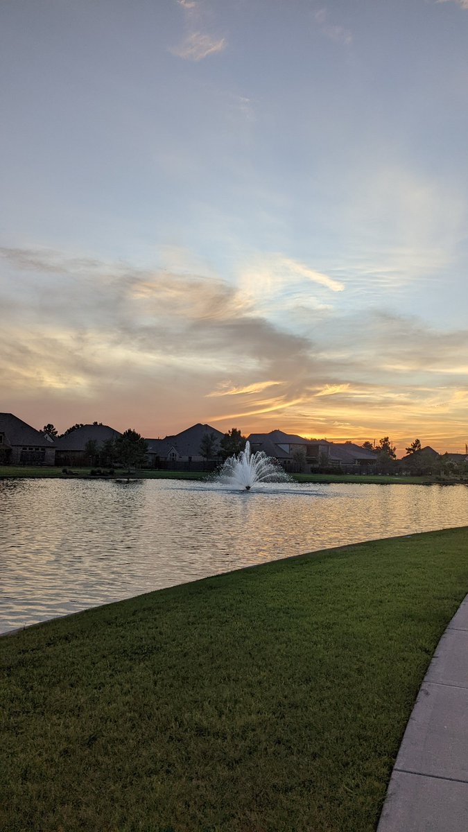 sureshbabukrish's tweet photo. Sunset at Houston #houston #roadtrip #fromseattle https://t.co/0mfK50nrss