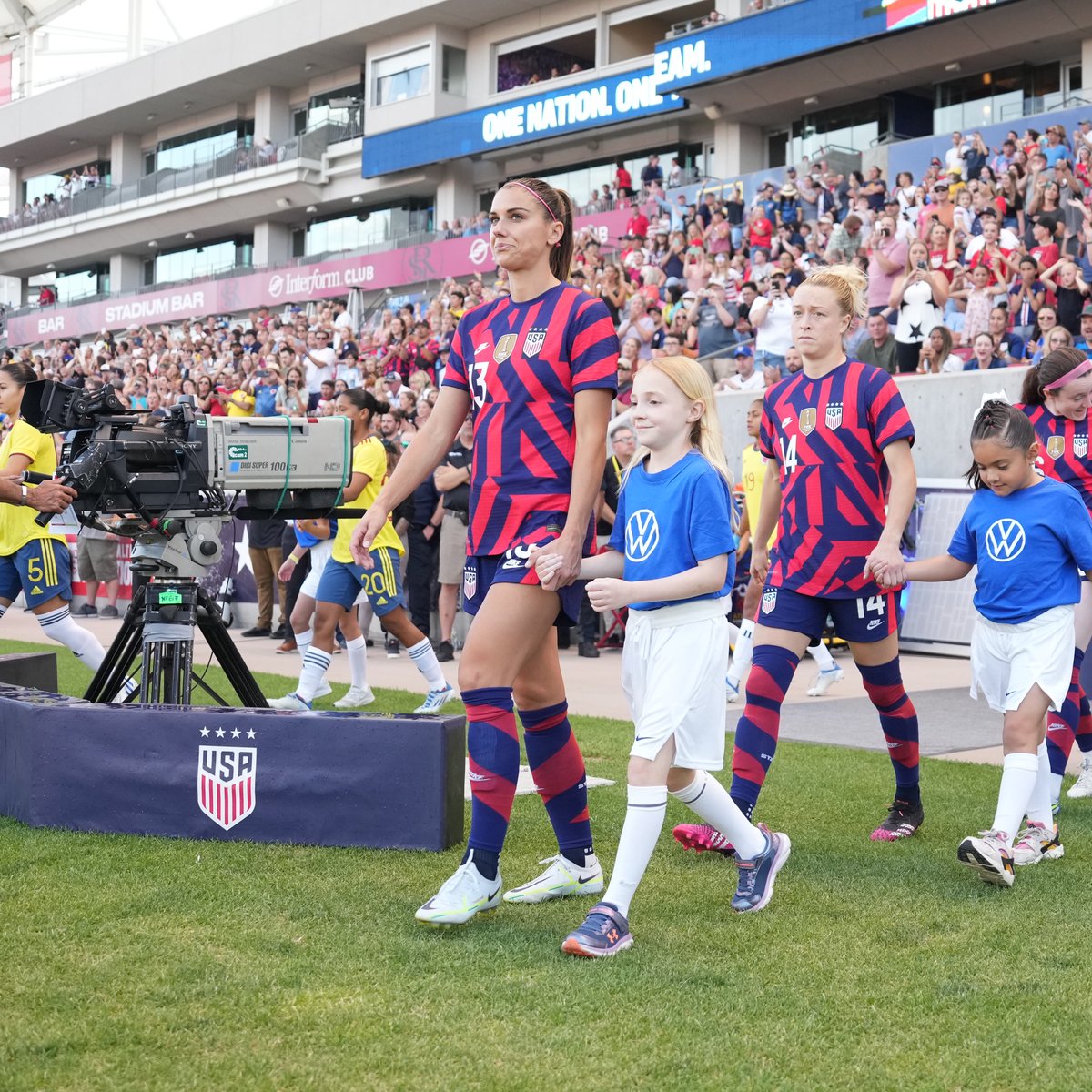 USWNT's tweet photo. RT to give a warm welcome to our friend Avery from Make-A-Wish! https://t.co/oq3y2NxWRa