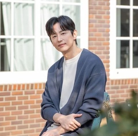 voiceseriesfess's tweet photo. Bang Jesoo ultah ❌
Kwon Yul ultah ✅

Happy birthday kwon yul 🥳 gtt! https://t.co/N6xIp7YgCe