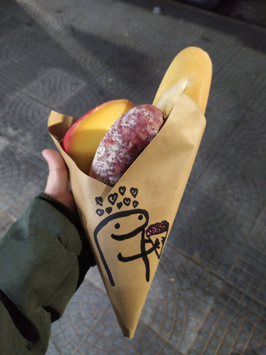 JeffoConDobleF's tweet photo. Me regalaron un ramo de salamines y queso 😭😭😭 no acepten menos que esto hermanos https://t.co/swLi1ZEBWa