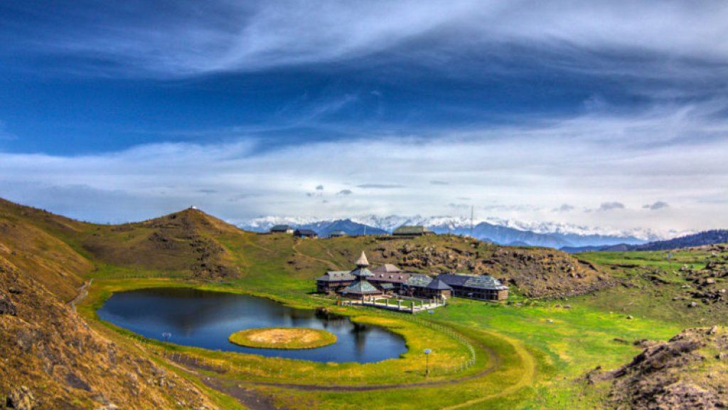 Gypsy_rns's tweet photo. Prashar Lake is a freshwater lake located at  2,730 M in Mandi district of Himachal Pradesh, #India,49 km east of the town of Mandi, and has a three storied pagoda-like temple dedicated to the sage #Prashar situated on its bank. It contains a floating island inside it.2/2
#Indian https://t.co/rUPgMiofEh