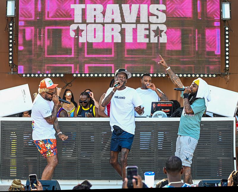 VegasPublicity_'s tweet photo. Travis Porter Brings the Heat to DAYLIGHT Beach Club in Las Vegas https://t.co/N0uuu9xTKy by @Vegaspublicity_ @TravisPorter #music #concert #beachclub #TravisPorter https://t.co/MBirrZeBV8