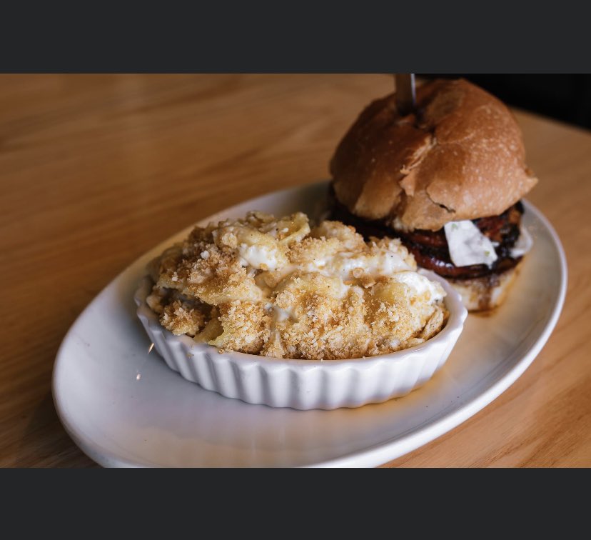 diana1987's tweet photo. @sofieballgame @Cardinals The comments about helmet nachos being overrated are accurate. You can use the MLB Ballpark app to check out all the food options and locations. If you get a chance to check out Ballpark Village, pop into @saltandsmokebbq for the best white cheddar mac and cheese of your life. https://t.co/k7JFWUS8ZE