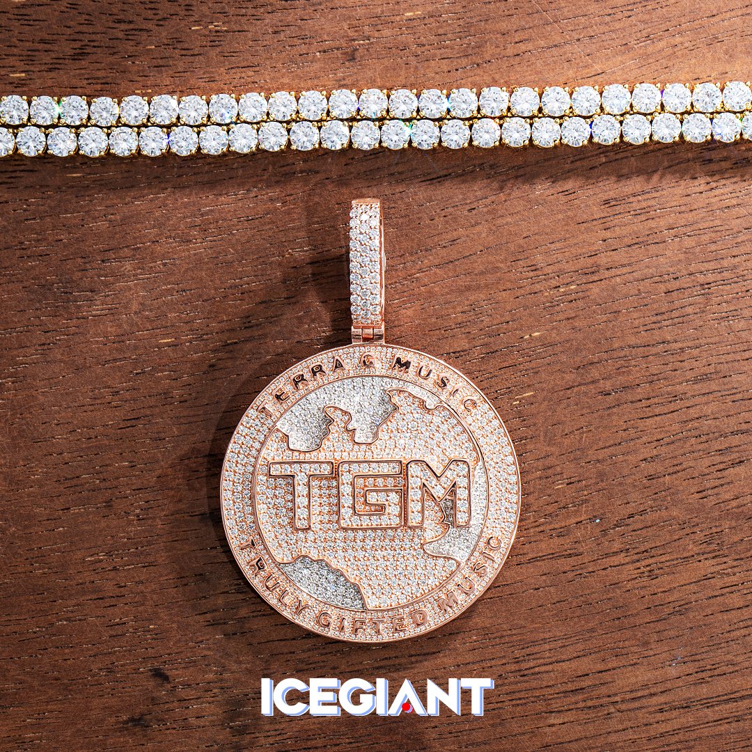 theigtofficial's tweet photo. I hope someday you'll join us and the world will be as one.”—John Lennon🌎🌎
Customize a piece in 💯#theigtofficial
·
·
·
·
·
·
#customize #icedoutjewelry #hiphopchains #icedoutchain #blingjewelry #customjewelry #blingbling #oneandonly #streetstyle #dopejewelry #globalauto https://t.co/aKrAUFzUpv