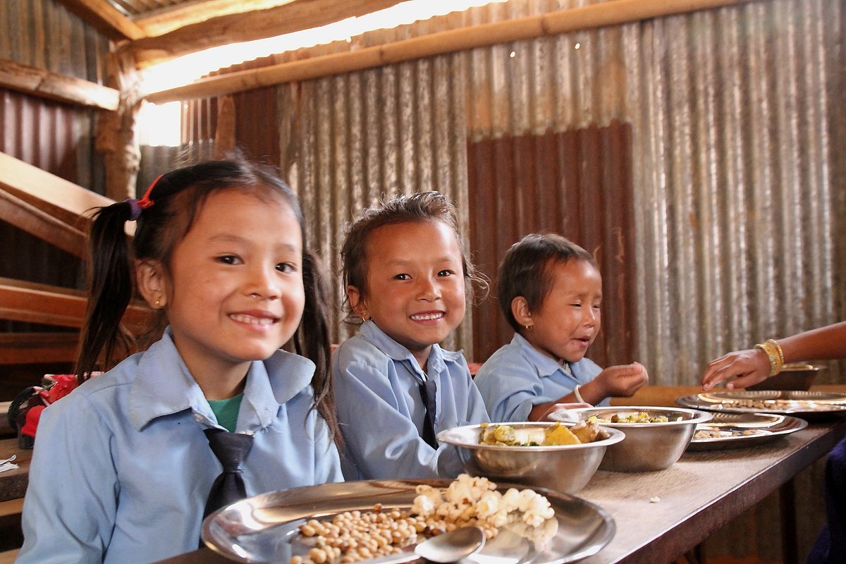 WFP_Nepal's tweet photo. #COVID19 threatens to reverse hard-earned gains in school meals.🥣🏫
Incorporating past learnings, @WFP tog/w the #GoN is committed to provide hot meals and increase attendance in schools in the six food insecure districts of #Nepal.
@USDAIndia #baselinestudy #McGovernDole https://t.co/PJZQBsM532
