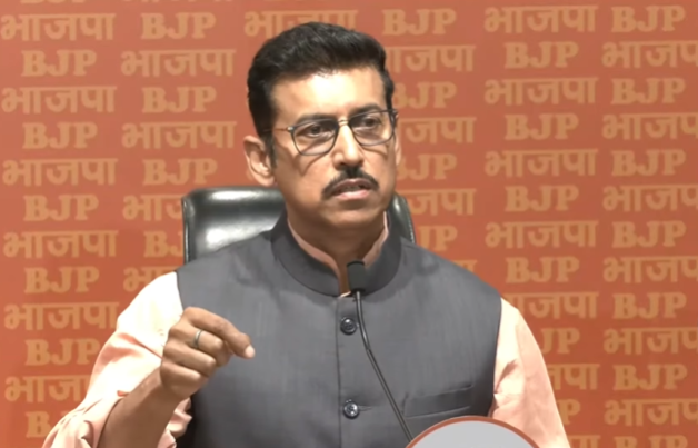 BJP4India's tweet photo. राजस्थान के मुख्यमंत्री इस घटना को हत्याकांड कहते हैं। जब कोई हत्याकांड का वीडियो बनाता है और ��से वायरल करता है, ये सामान्य विवाद में नहीं होता है। 

ये हत्याकांड नहीं, ये सरेआम आतंकी हमला है। ये पूरे समाज को आतंकित करने के लिए ऐसी कार्रवाई की गई है।

- श्री @Ra_THORe https://t.co/DckVPNbSNl