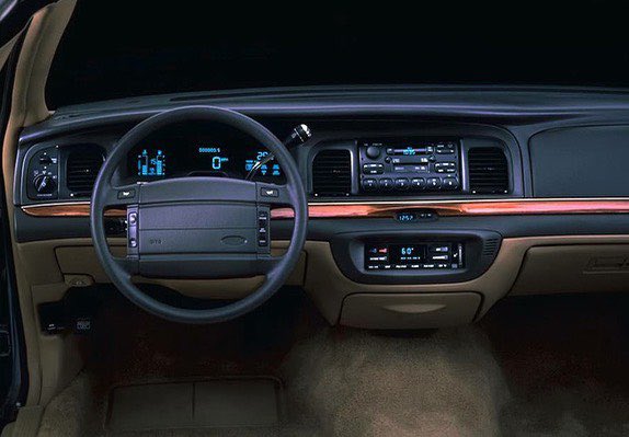 car_9990's tweet photo. من يتذكر هذه الداخلية الفخمة 😍 #ford https://t.co/eZeyB7Kin1
