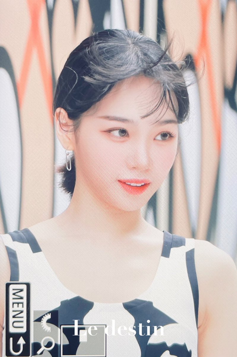 220629 버버리 프리뷰

#김채원 #CHAEWON #チェウォン
#르세라핌 #LE_SSERAFIM