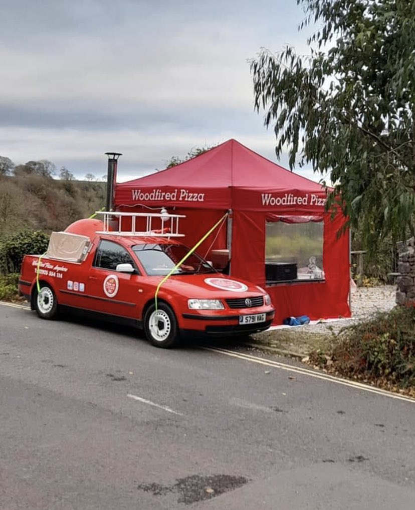 StalybridgeCC's tweet photo. Fans favourite Pizza'ere - Romiley will be at junior training this Friday. Don’t have your tea at home 🤪

Still time for your child to give us a go with plenty of weeks of junior training ahead of us. All welcome and all equipment provided

#stalybridge 
#dukinfield
#tameside https://t.co/FcrnjtabLX