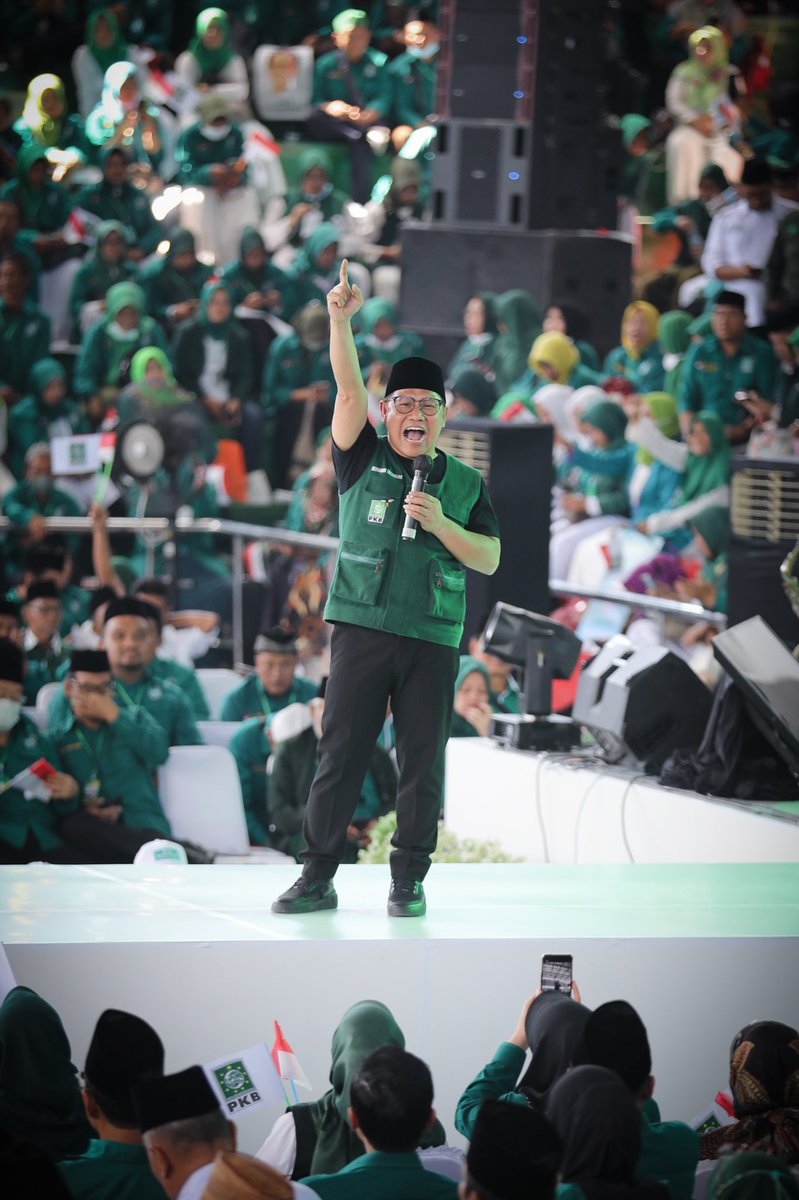 Langit menunggu kesungguhan kita menjalankan amanat penderitaan rakyat

Gotong Royong untuk Indonesia Makmur
#gusmuhaimin #gusmuhaiminasikpoll #magelang #pkbjateng