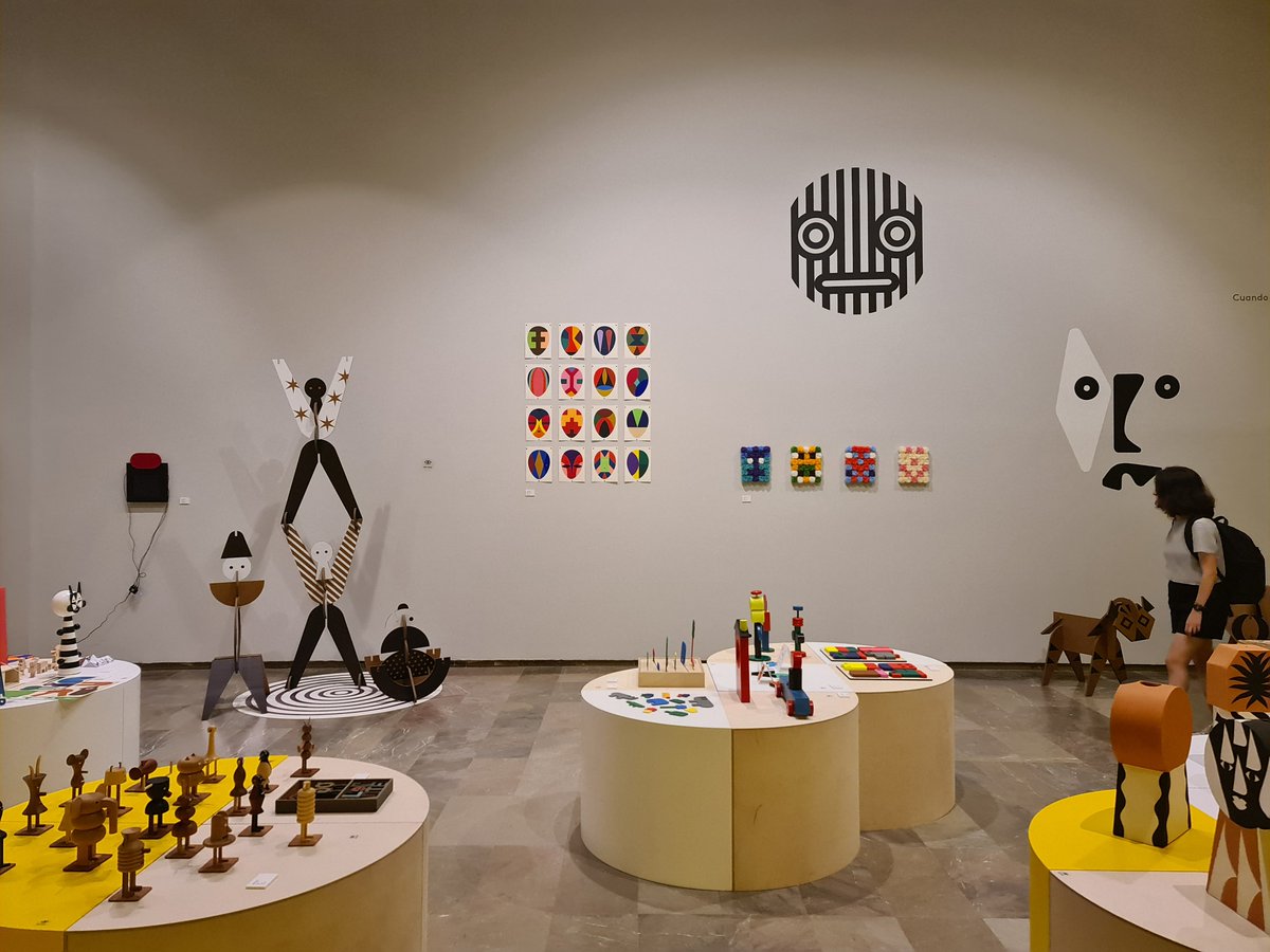 auagenda's tweet photo. En la sala Carlos Pérez. No podría ocupar otra sala la exposición #Playwithdesign con la que @milimbo nos invita a disfrutar del diseño aplicado al juego, a la infancia y al divertimento en el @centredelcarme https://t.co/NFKJS9Az9z https://t.co/Ueb0hNBXNN