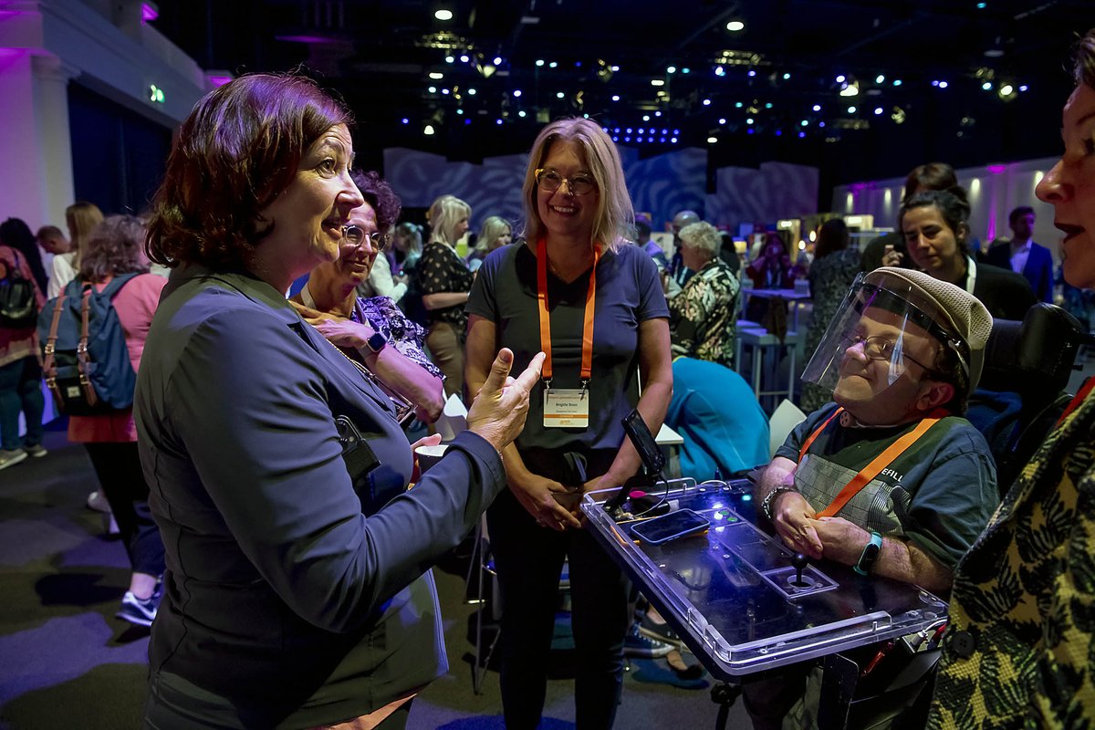 #InZo2022 was het feestelijke einde van de #InnovatieImpuls. De afgelopen 3 jaar hielpen <a href="/MinVWS/">Ministerie van VWS</a>, @VilansNL &amp; <a href="/AcademyHetDorp/">Academy Het Dorp</a> zorginstellingen naar een duurzame inzet van technologie. Brigitte Boon &amp; <a href="/TimKro/">Tim Kroesbergen (hij / die) | 🇺🇦 | 🥄</a> spraken met <a href="/ministerLZS/">ministerLZS</a> na over de toekomst van de gehandicaptenzorg.