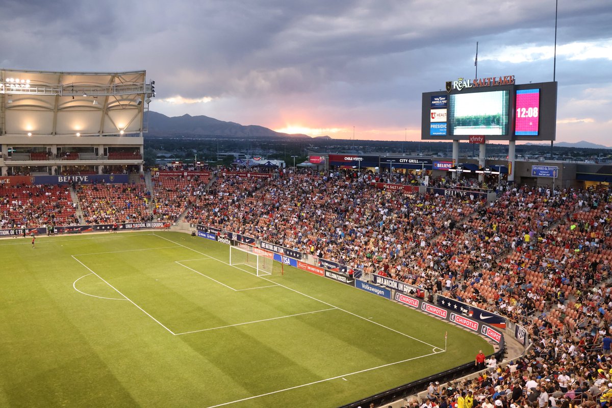 USWNT's tweet photo. while we wait, let's just admire the beauty we got earlier in the evening🏞 https://t.co/5GrdE3Vrf6
