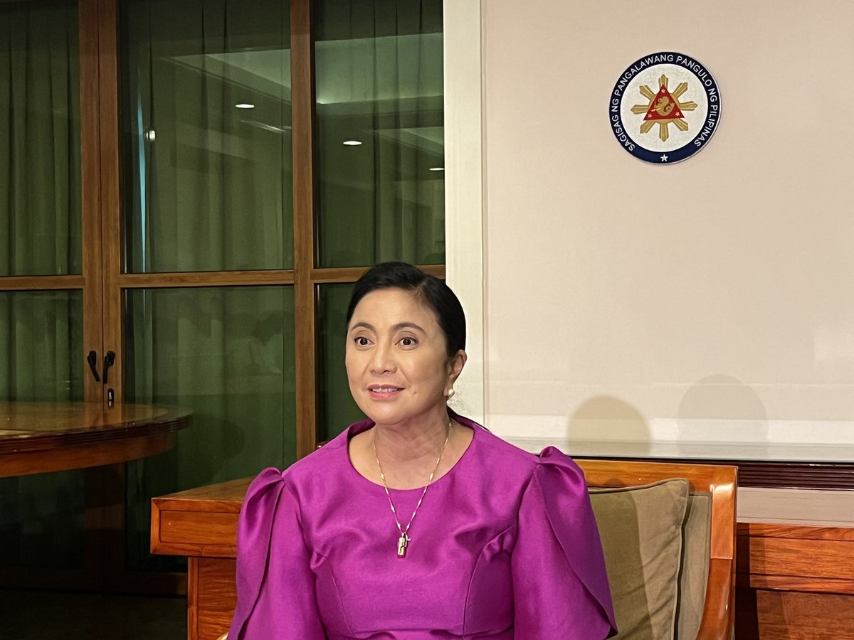 maracepeda's tweet photo. Robredo: If I have do it all over again, knowing na matatalo ako, I would do it again. Yung 2022 campaign yung pinakakaiba kasi nakita ko talaga yung power of volunteerism. So sa akin, wala akong regrets at all.Kung kailangan ko siyang gawin uli knowing na matatalo ako,gagawin ko https://t.co/A3Yll53NM1