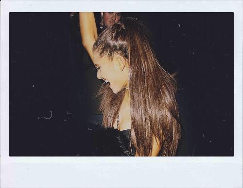 throwbacksofag's tweet image. Ariana Grande backstage at the #NYCPride2015! 🌈 7 years ago today(28th june 2015)