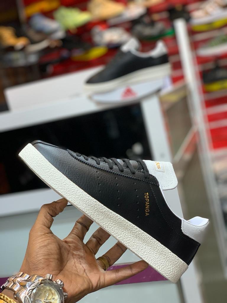 JimmyDionis's tweet photo. Adidas topanga size 40-45 karibuni dukani bei elekezi 55000 kwa mawasiliano zaidi @JimmyDionis pia WhatsApp +255 715 07 12 85 📍kariakoo narung’ombe na Congo https://t.co/FFp9jmRSTH