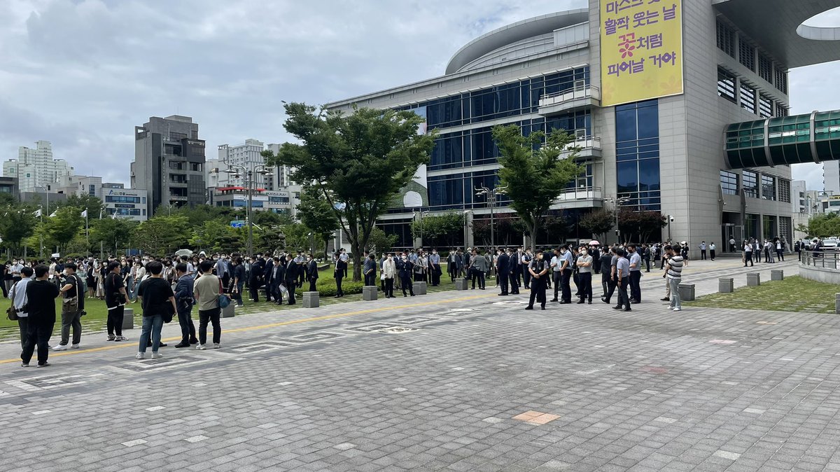 길 위의 신부 tweet media