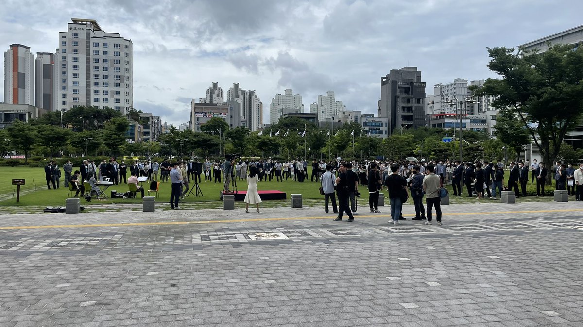 길 위의 신부 tweet media