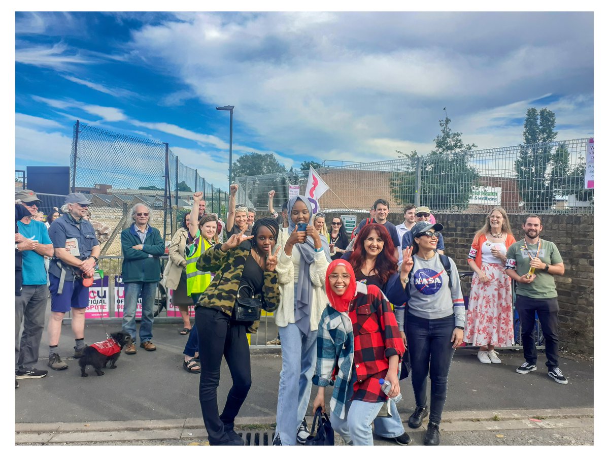 Victory to @UCUrichmond as they announce 14 days of strike action to start at the beginning of the new academic year. @ucu @UCU_CandI @UCULondon @LondonUCU @GoldsmithsUCU @UcuHopwood @UCU_HWUBranch @UCU_Hackney @ThcUcu @UCUBuryCollege @RcaUcu