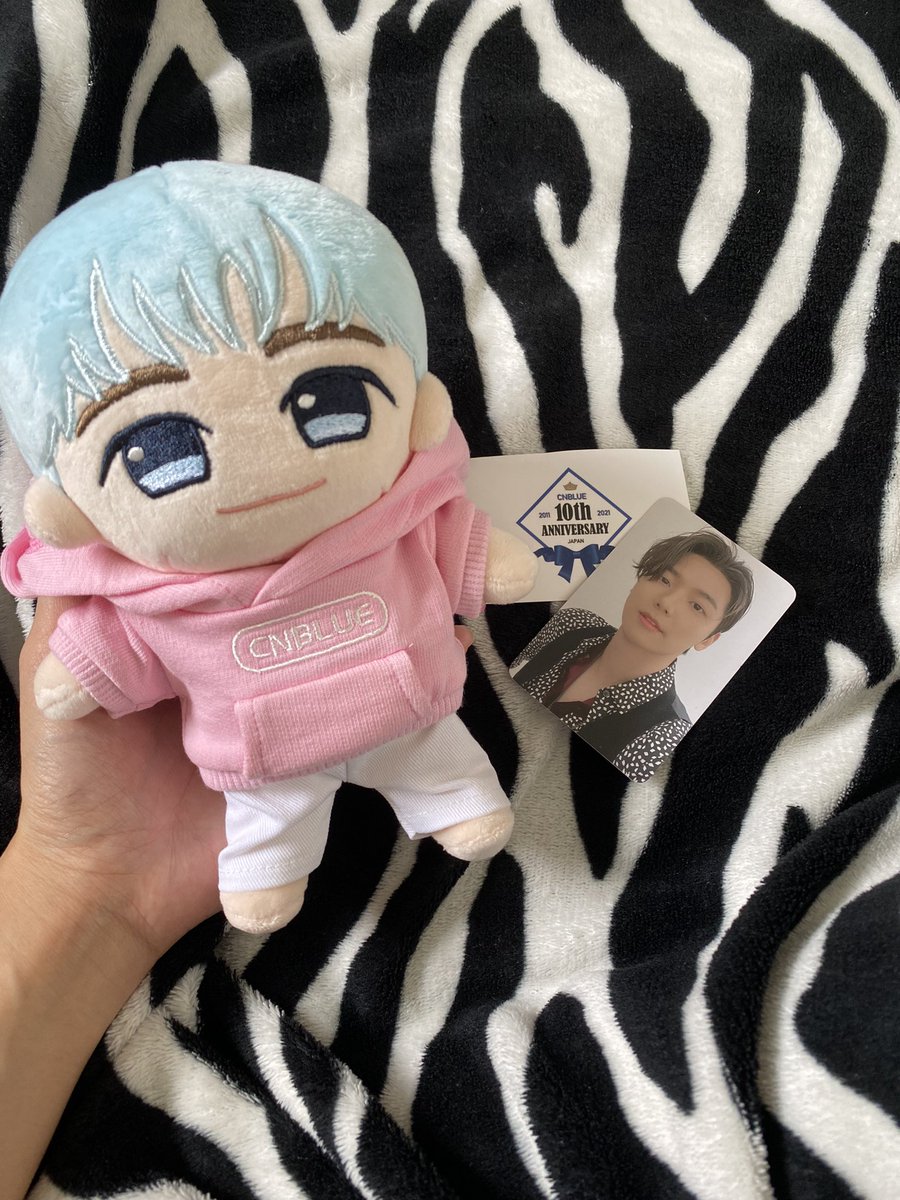 primadanaaaa's tweet photo. finally had adult money to purchase things that i want!!! 😭 took quite a while but thank you @CNS_SHIPS! #CNS_Feedback https://t.co/wyshUU8glq