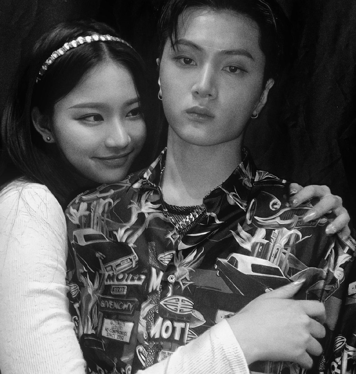 cookiesandmay's tweet photo. #jongchaengie hug machine 🫂🎰 https://t.co/HVb3uPiKVT