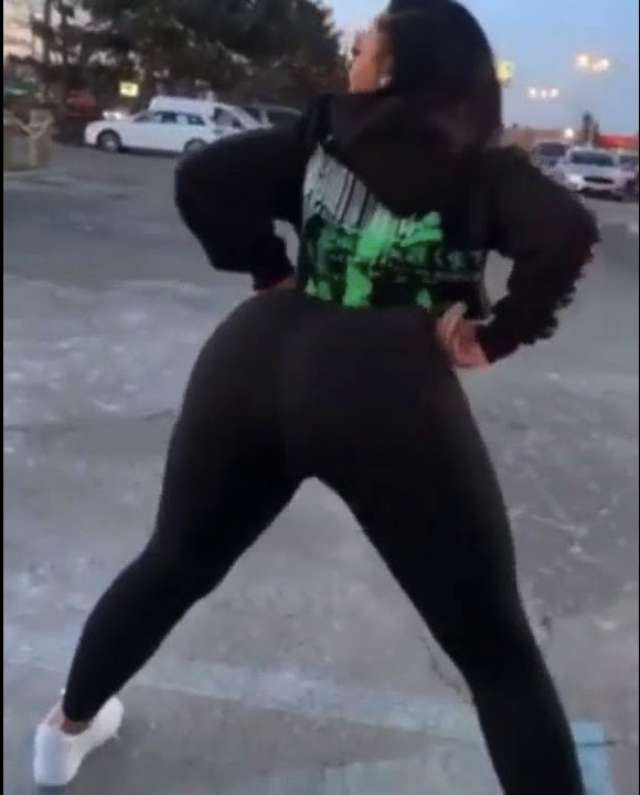 TheCoochScouter's tweet image. The Holy Trinity of Twerking videos.