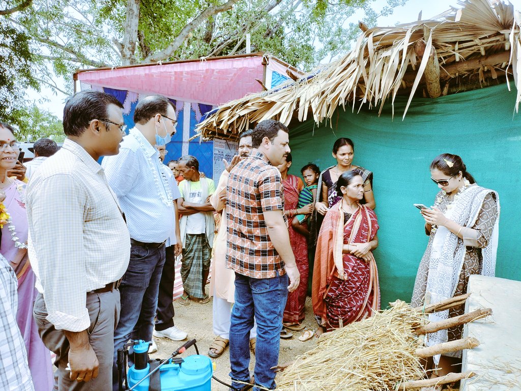 bndurga's tweet photo. @Abolinaravane DM Subarnapur along with other officials &amp; @patra_debabrat AD @ActionAidIndia inaugurates d Mushroom production &amp; training unit by Mahima Mushroom Producers Collective supported by ActionAid. @sndeep @dipalisharma02 @venketswar  @CMO_Odisha @SecyChief @SDTE_Odisha https://t.co/28zmdocv0F