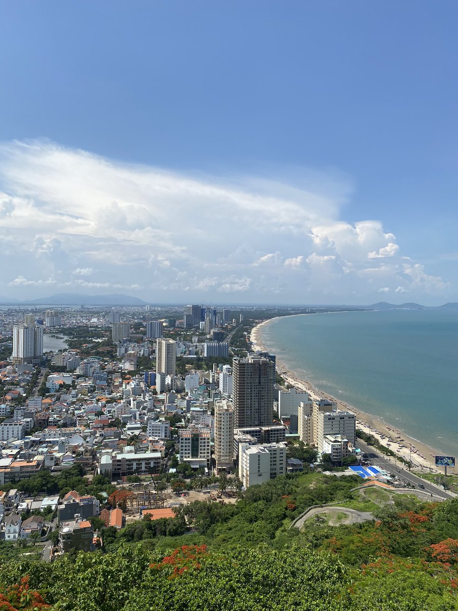AdverbeS's tweet photo. Déjà 7 mois que je suis au Vietnam https://t.co/1sdjaDGbjP