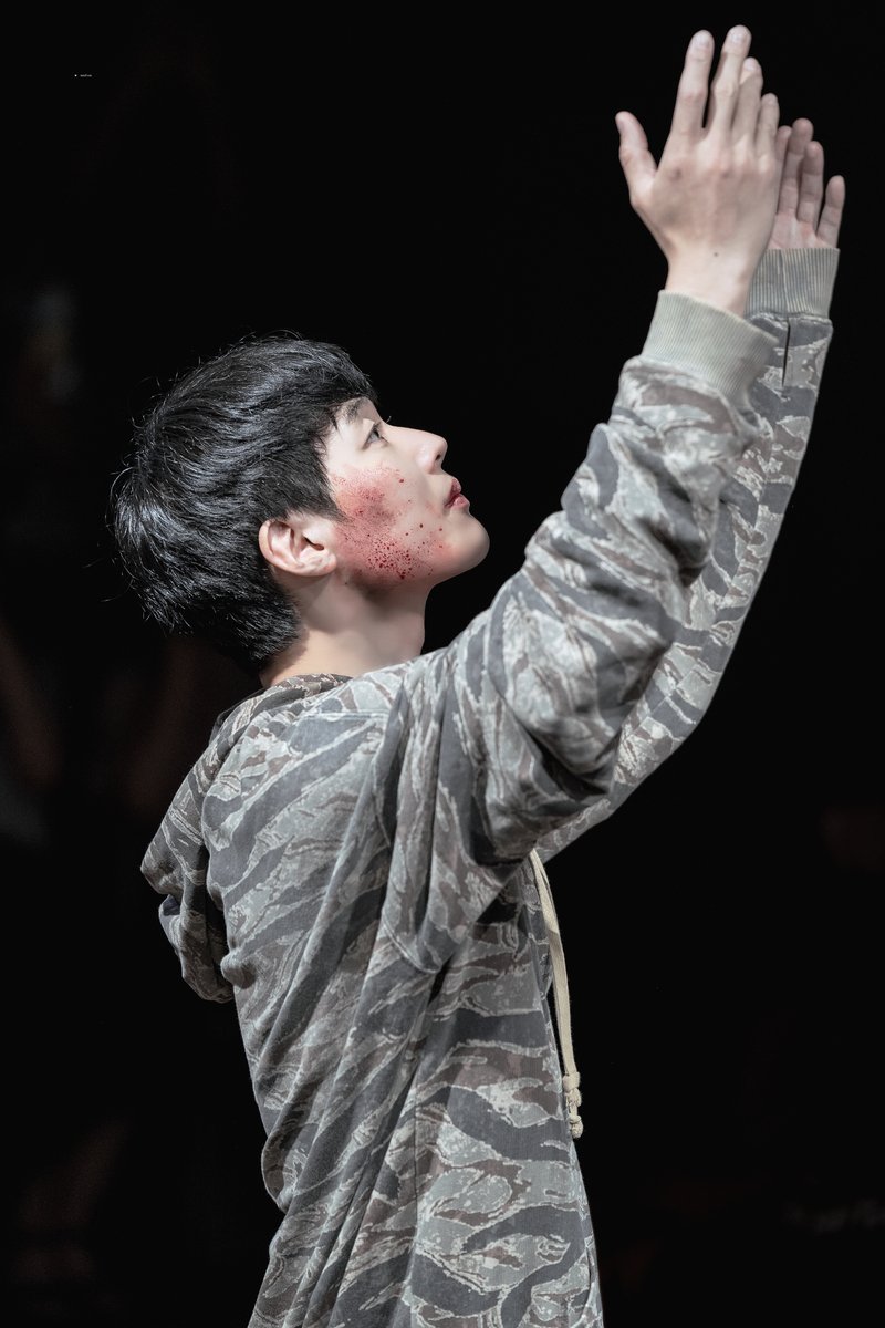 220628 연극 더 헬멧 커튼콜

헬멧 E #김도빈 배우님