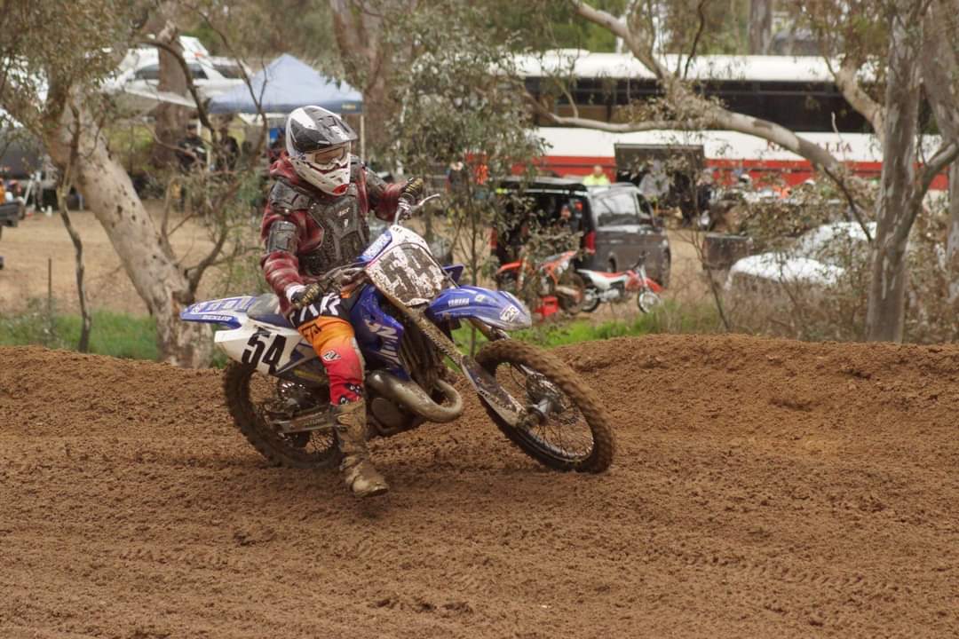 The young bloke on his yz 125 at Ravenswood MX track