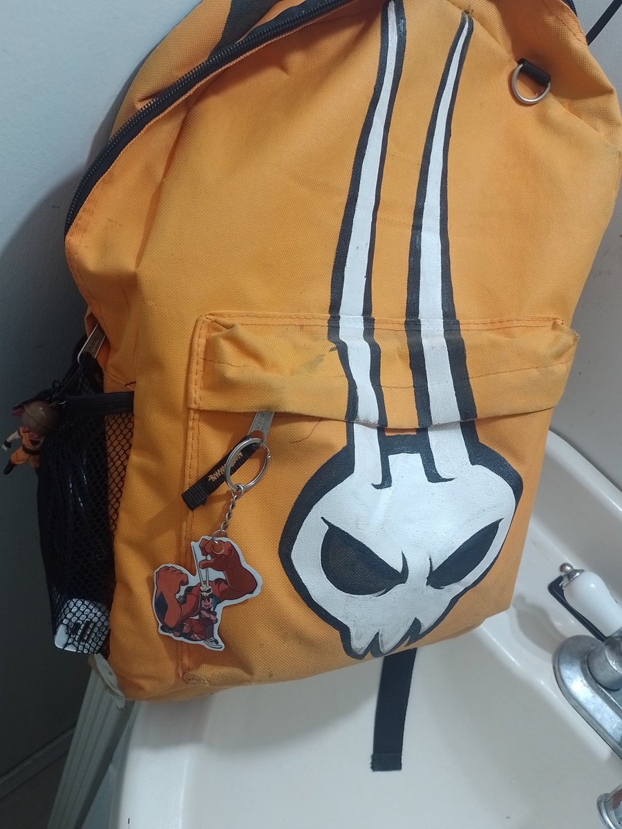 kinikigamerX3's tweet photo. Oigan, me hice un llaverito de mi Main de #Skullgirls Cerebella, de paso les enseño la mochila de Vice-Versa (que me hice también) 💜💜💜💜💜 https://t.co/pH7m8Awxs0
