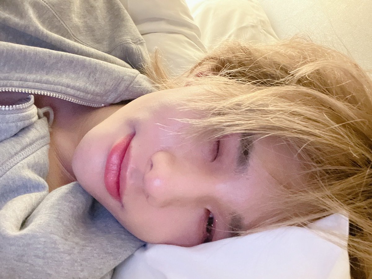 skzinfoespmx's tweet photo. Hyunjin envío fotos a bbl 💭🥟 https://t.co/YaJ8YAMWji