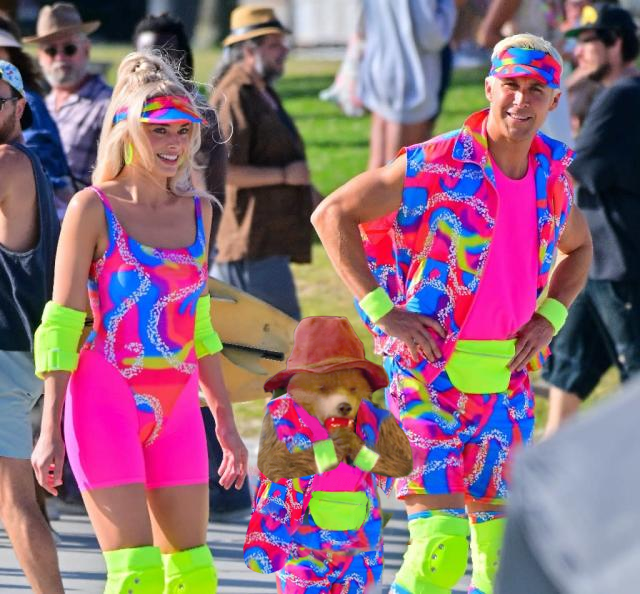 jaythechou's tweet image. I Photoshop paddington into a movie or TV show until I forget: Day 477