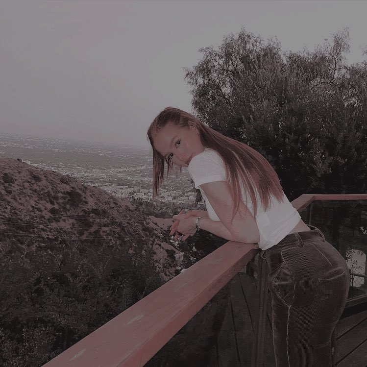 ᅠᅠ
ᅠᅠ
ᅠᅠ

                    she hopes you’re having
                    a 𝙜𝙧𝙚𝙖𝙩 view at the back
ᅠᅠ
ᅠᅠ
ᅠᅠ