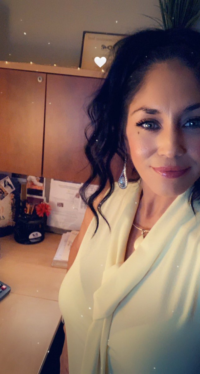 desstar's tweet photo. 💛 https://t.co/pFGibvw55c