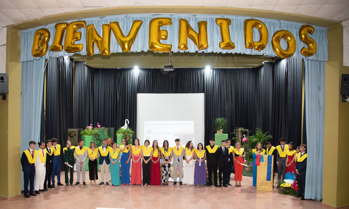 ColegioJaime's tweet photo. El pasado 17 de junio el alumnado de 5 años, 6º de Ed.Primaria, 4º de ESO y 2º de Bachillerato recibieron su orla. Enhorabuenas a todos. #colegiojaimebalmes #educacionconcertada #orla #concertado #laspalmas #grancanaria https://t.co/ZKQu7CnoBR