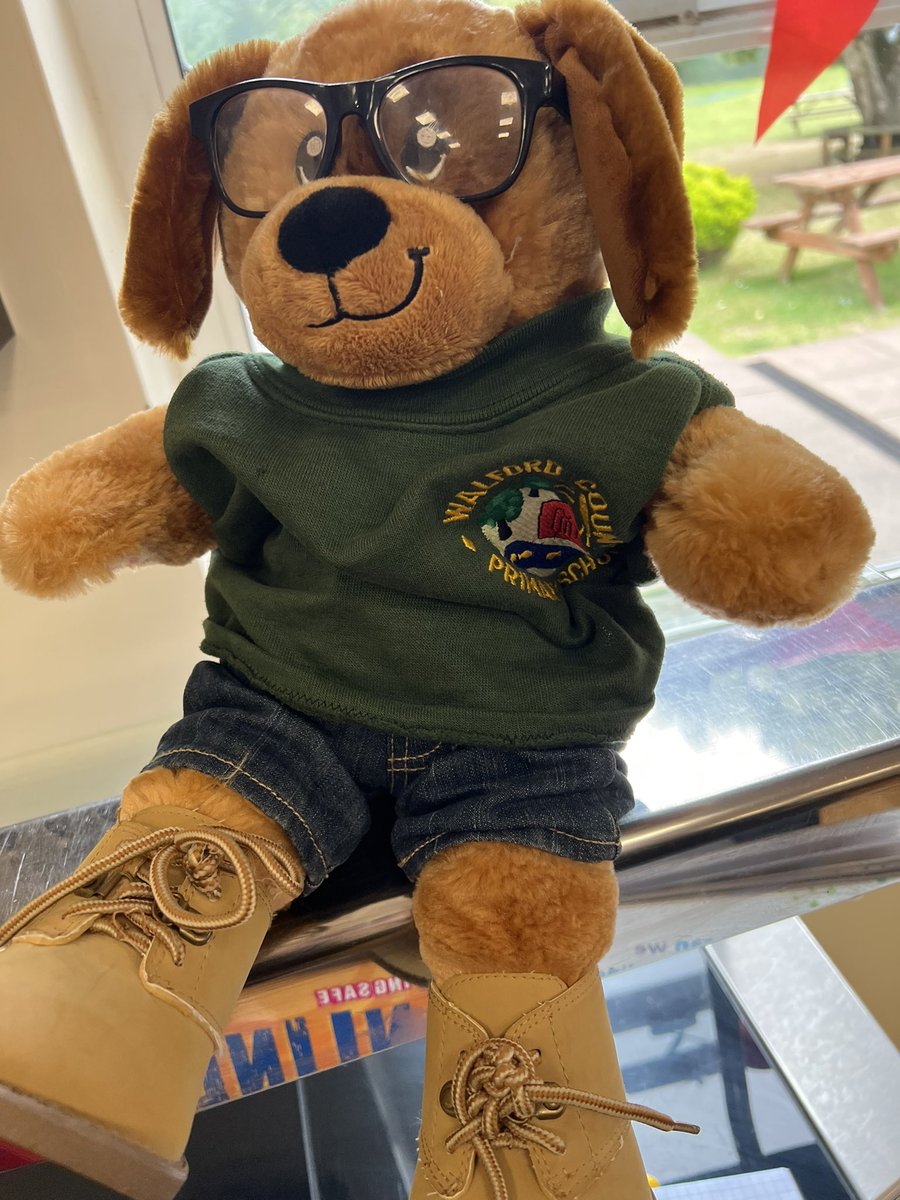 herefordcadets's tweet image. #festival of #learning @WalfordSchool yesterday was great fun and the #students were #Amazing they even had a @HarryPotterFilm Sorting Hat which put PCSO Ali Thompson in Slytherin 👎🏼