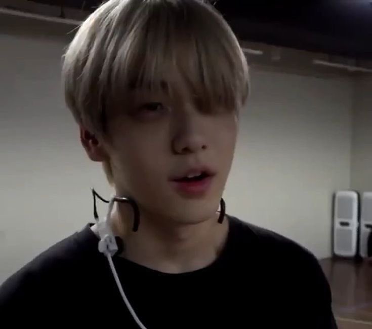 gyuuzzn's tweet photo. “she said she liked txt so i ” — a thread https://t.co/y7DPOiUh4h