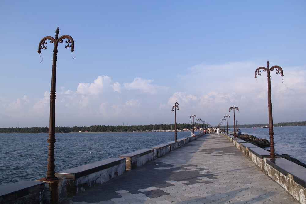 KeralaTourism's tweet photo. To explore Beypore, the land of shipbuilders since ancient times, chat with Maya at https://t.co/s6rVgK2QvT
#MayaApp #Whatsapp #VirtualTravelGuide #Initiative #Kozhikode #PackUpForKerala #KeralaTourism https://t.co/548NXFgzjV