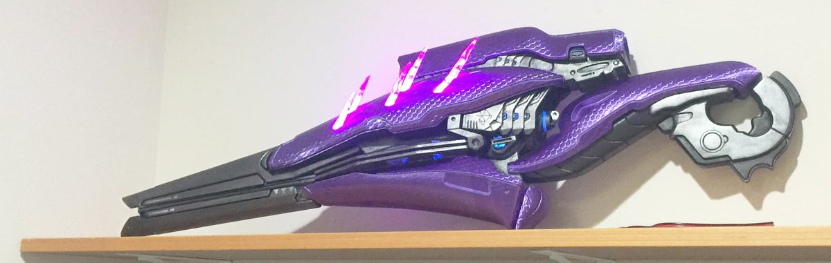 NerdForgeDesign's tweet photo. FINALLY got my needle rifle done. 
WOW this was a monster of a build! From modeling it to printing it to wiring, and bolting it together. Every aspect of this prop is the most COMPLEX I have ever gone in each respective discipline. https://t.co/2z0COs6SKW