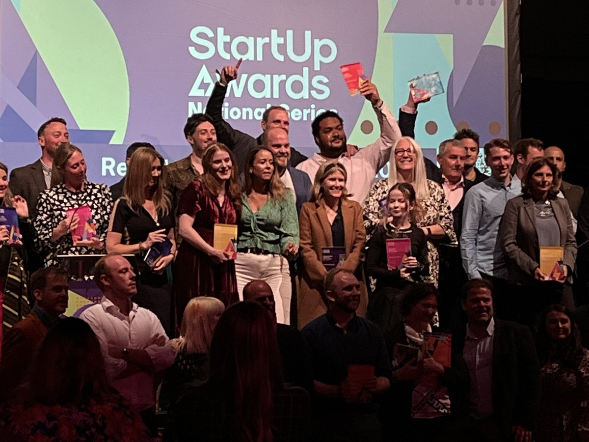 FlourishCSR's tweet photo. What a great night in #Bristol with so many inspiring people and businesses in the room!  #SUA https://t.co/RzB77tD9TU
