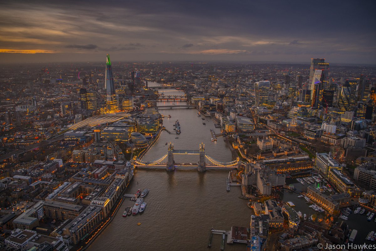 Bridges, boats and towers. Iconic Tower bridge in the foreground. Look to it’s right to find William the Conqueror’s Tower of London (built in 1066) then back left to the most recent iconic tower- Renzo Piano’s Shard. #isth2022