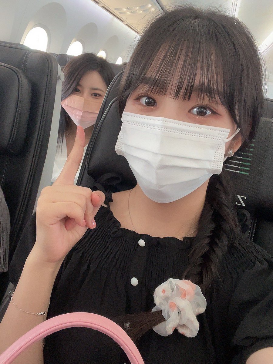 PF_Official_X's tweet image. [#핑크판타지_하린]

슈우우웅-✈️

#하린 #HARIN #ハリン 
#핑크판타지 #PINKFANTASY 
#ピンクファンタジー