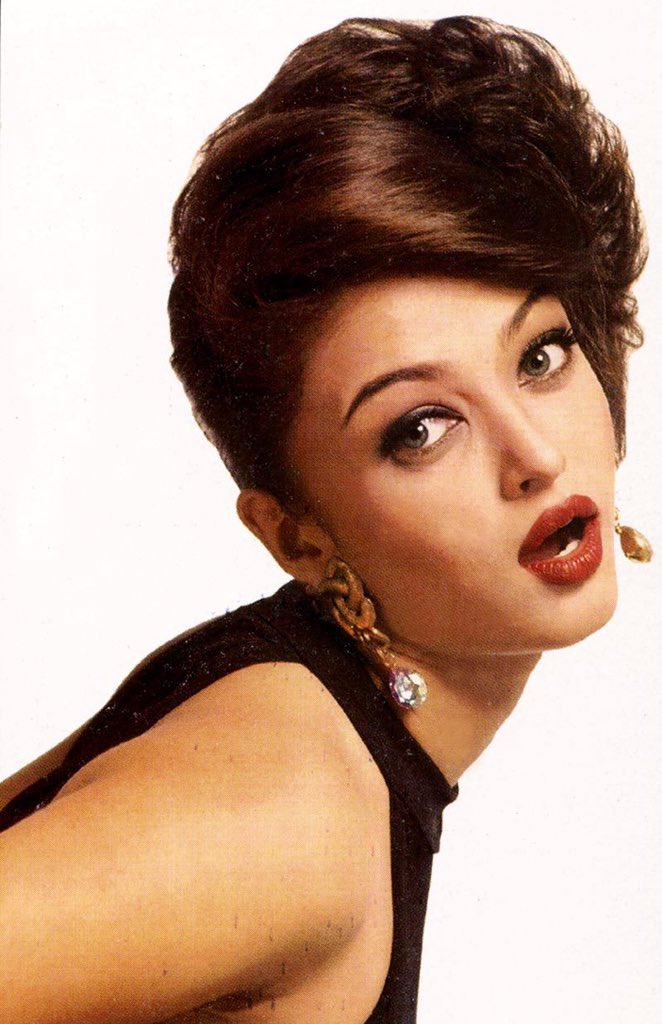 Aishwarya Rai Bachchan Beautiful Celebrities @__celebrities