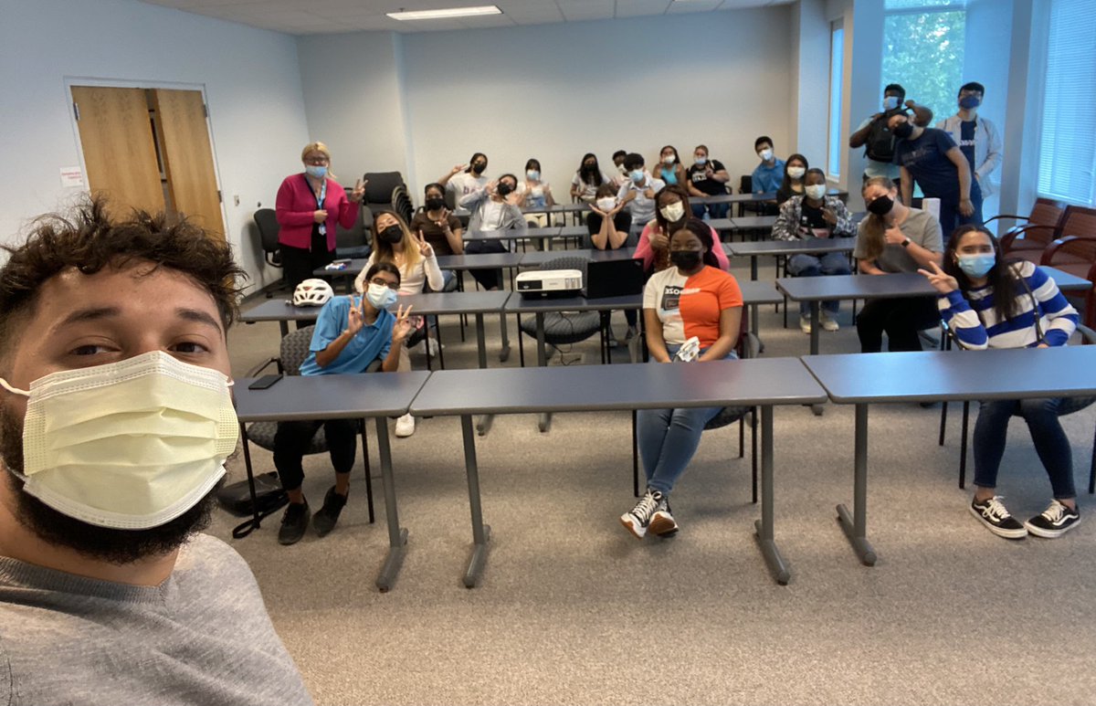 UI Health Volunteers tweet media