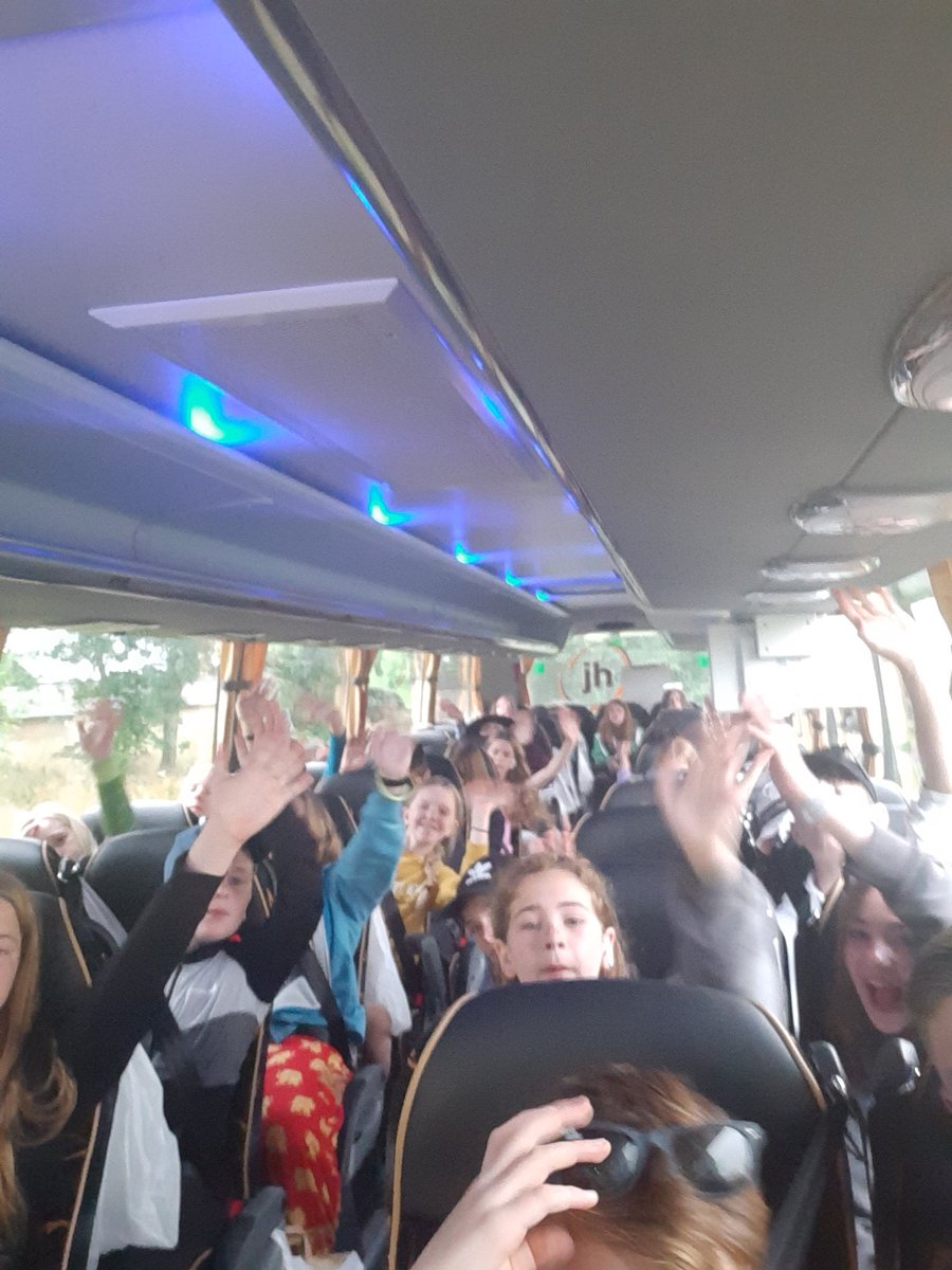 We're on our way home! A bientôt! 😀🇨🇵